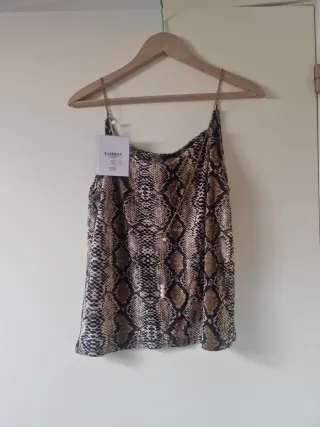 Blusa estampado serpiente tirantes cadena