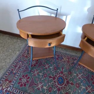Coppia comodini/tavolini vintage legno e ferro