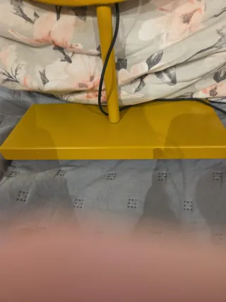 Specchio da trucco con luci dorato