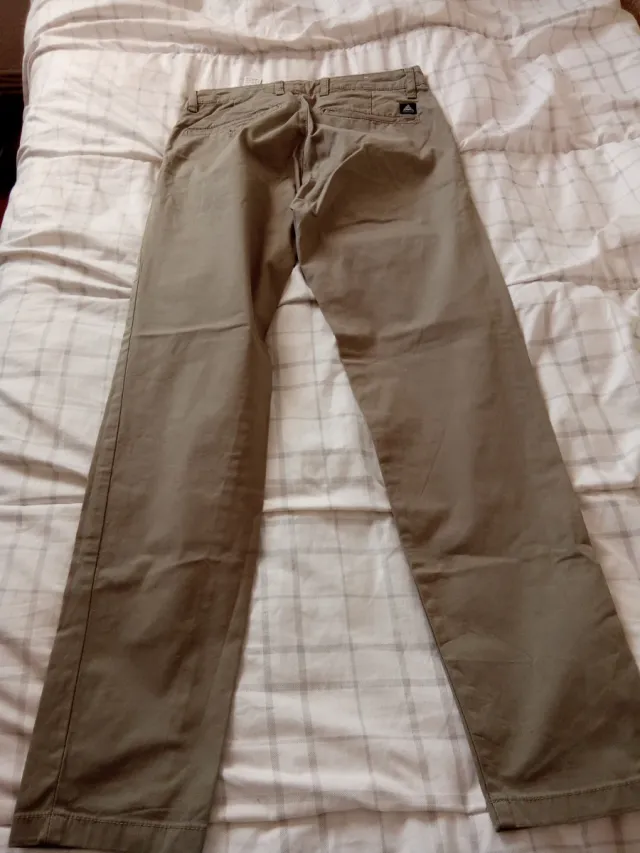 Pantalón chino beige hombre
