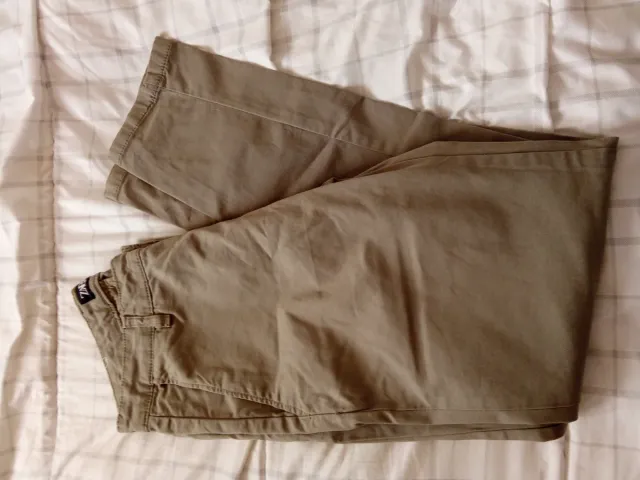 Pantalón chino beige hombre
