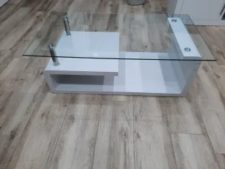 Mesa de salón moderna cristal y blanco