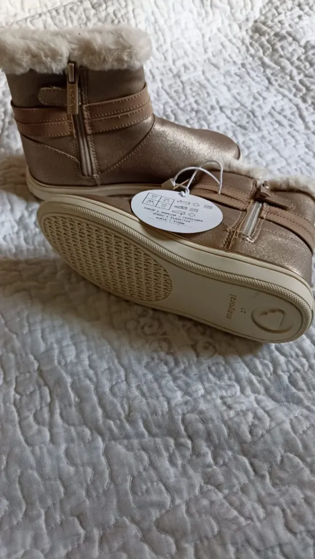 Botas niña Mayoral doradas con pelo