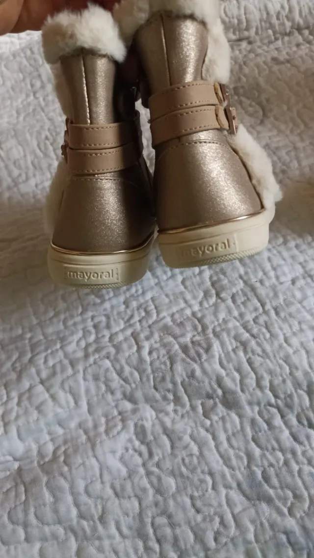 Botas niña Mayoral doradas con pelo
