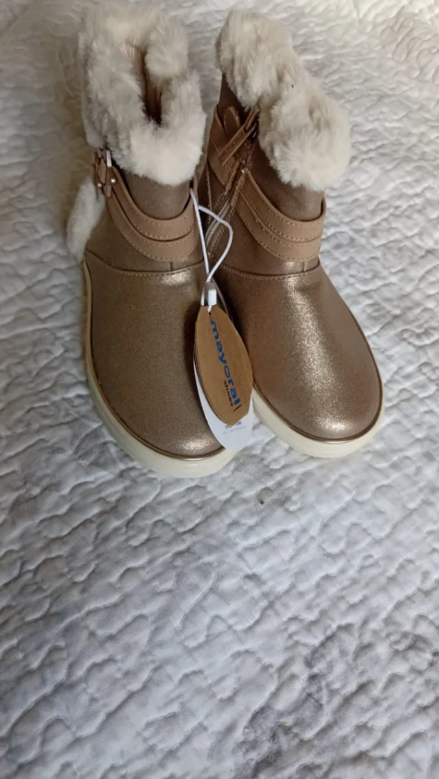 Botas niña Mayoral doradas con pelo