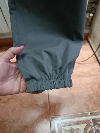 Pantalón cargo gris talla L