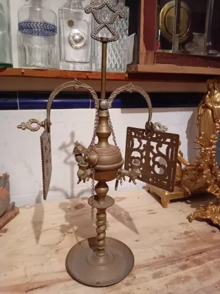 Lámpara de bronce antigua 50 altura y 27 ancho