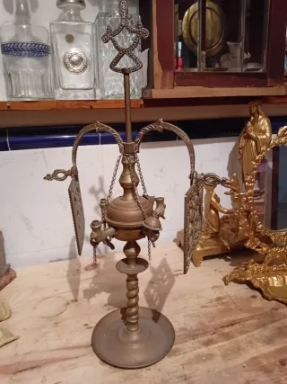 Lámpara de bronce antigua 50 altura y 27 ancho