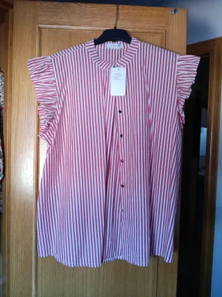 Camisa de rayas rojas y blancas