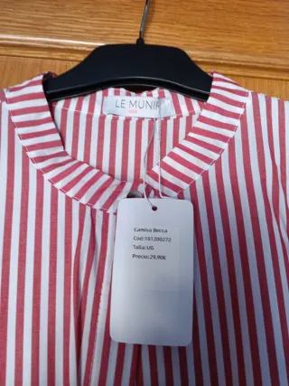 Camisa de rayas rojas y blancas