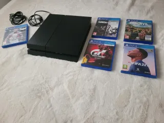 PS4 (PlayStation 4) Nera + 5 Giochi