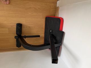 Banco de pesas multifuncional con barra