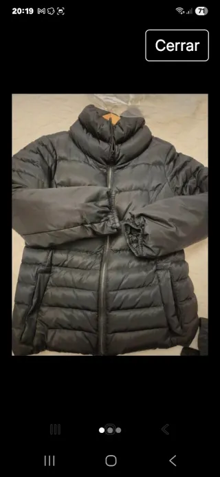 Chaqueta de plumas negra