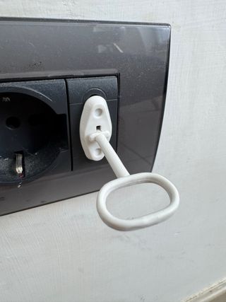 Protezioni prese bimbi + chiave