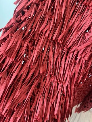 Chaleco de crochet con flecos