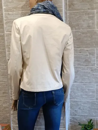 Chaqueta polipiel beige