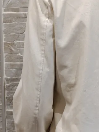 Chaqueta polipiel beige