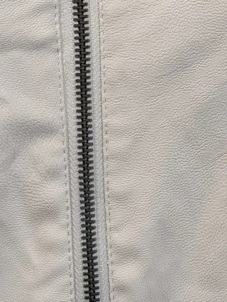 Chaqueta polipiel beige