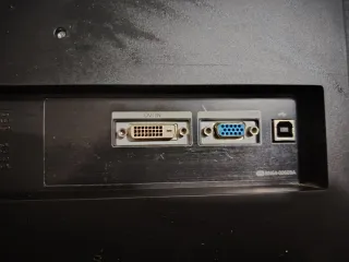 Tris di monitor varie forme