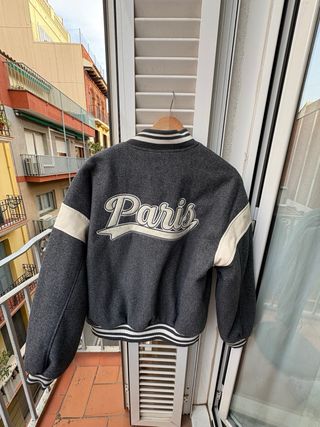 Chaqueta Bomber Bershka Gris y Beige