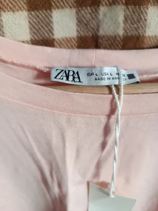 Camiseta ZARA manga abullonada rosa