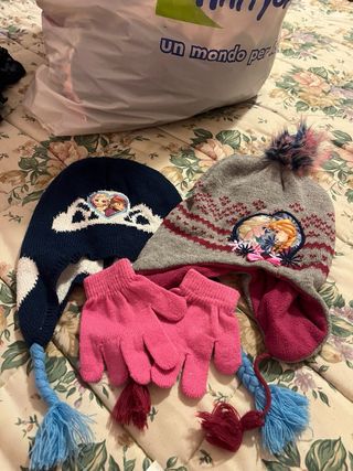 Set cappellino Elsa Frozen e guantini