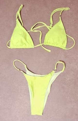Bikini amarillo neón