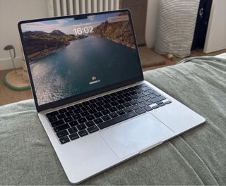 MacBook Air M2 2024 Gris plata