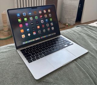 MacBook Air M2 2024 Gris plata