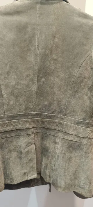 Chaqueta de piel verde militar