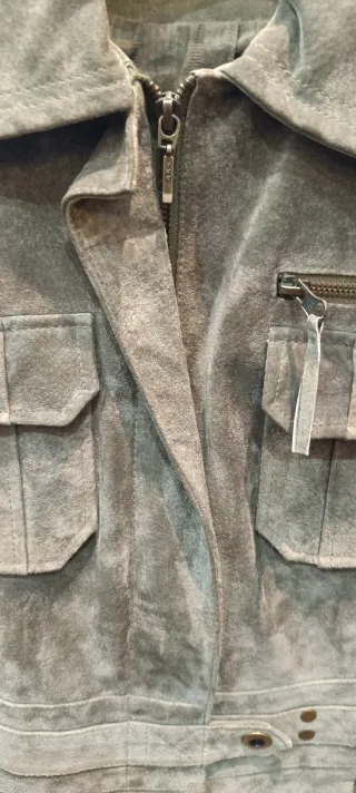 Chaqueta de piel verde militar