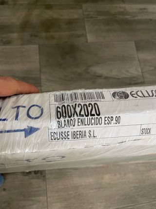 Casoneto para puerta corredera Eclipse