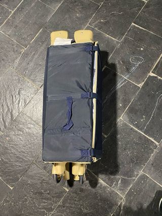 Trona y cuna de viaje