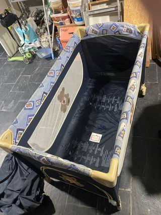 Trona y cuna de viaje