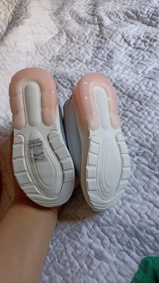 Zapatillas deportivas niña grises y rosas