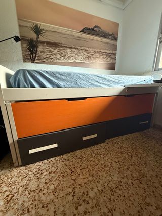 Cama nido gris y naranja