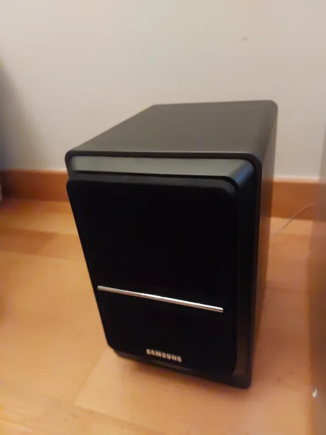 Mini cadena Samsung MM-CB con radio, CD y cassette