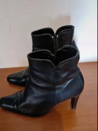 Botines de tacón negros, talla 37, de Laura Amat.