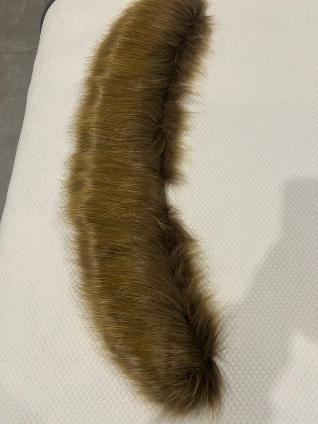 Colar de pelo marrom