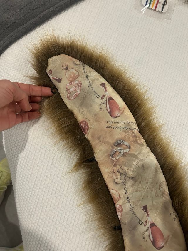 Colar de pelo marrom