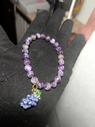 Pulsera amatista con charm uvas