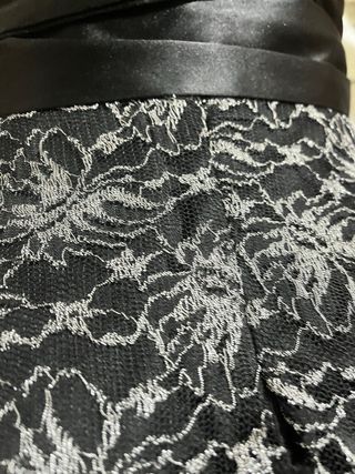 Vestido de fiesta negro y plateado