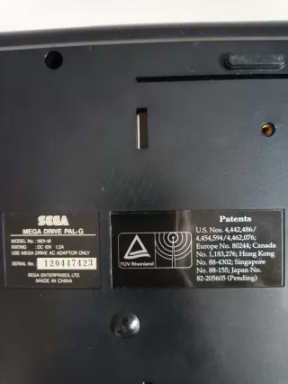 Console Sega Mega Drive + 2 Controller + Giochi