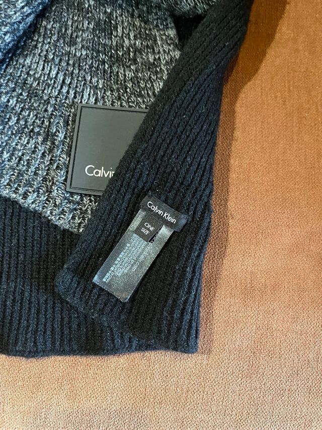 Sciarpa folar Calvin Klein grigio e nero
