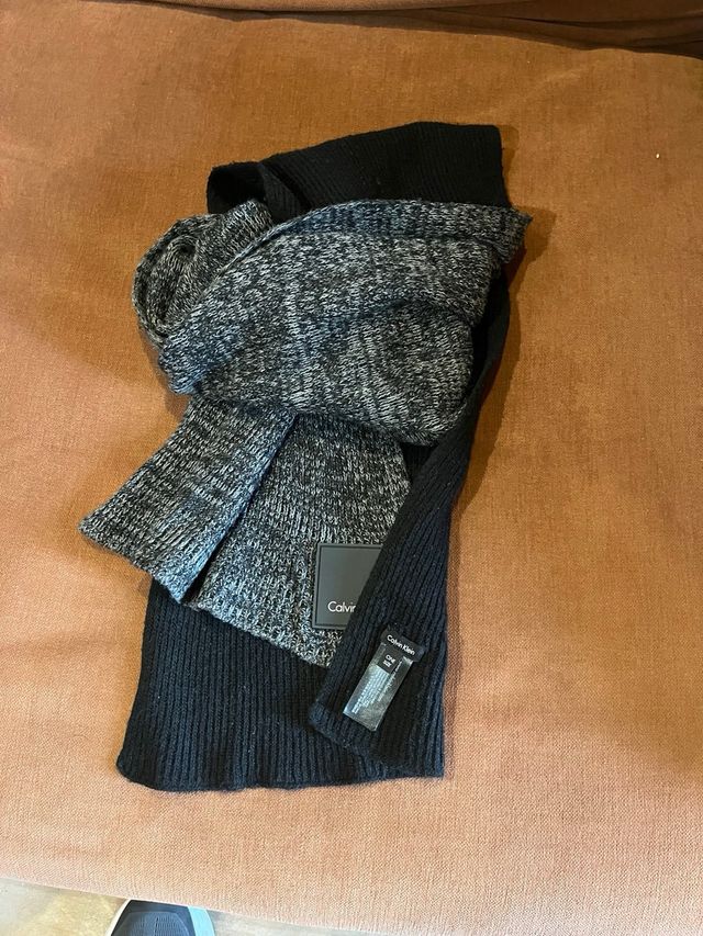 Sciarpa folar Calvin Klein grigio e nero