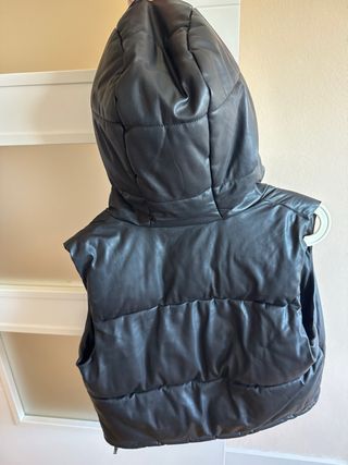 Chaleco acolchado Bershka negro