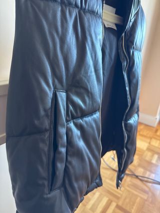 Chaleco acolchado Bershka negro