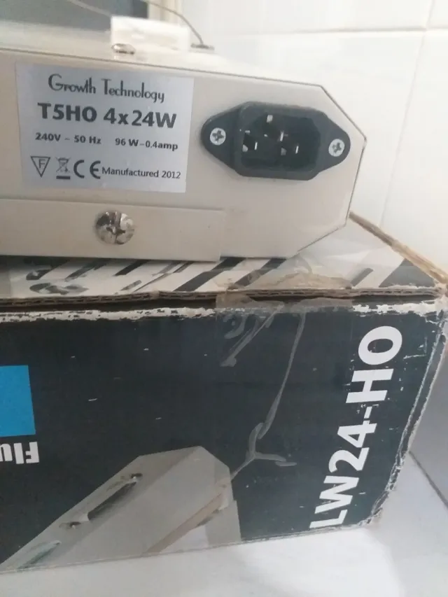 Tecnologia de Crescimento de Luz Fluorescente T5