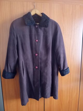 Abrigo mujer color vino