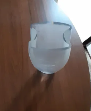 Vaso in vetro satinato con decorazione